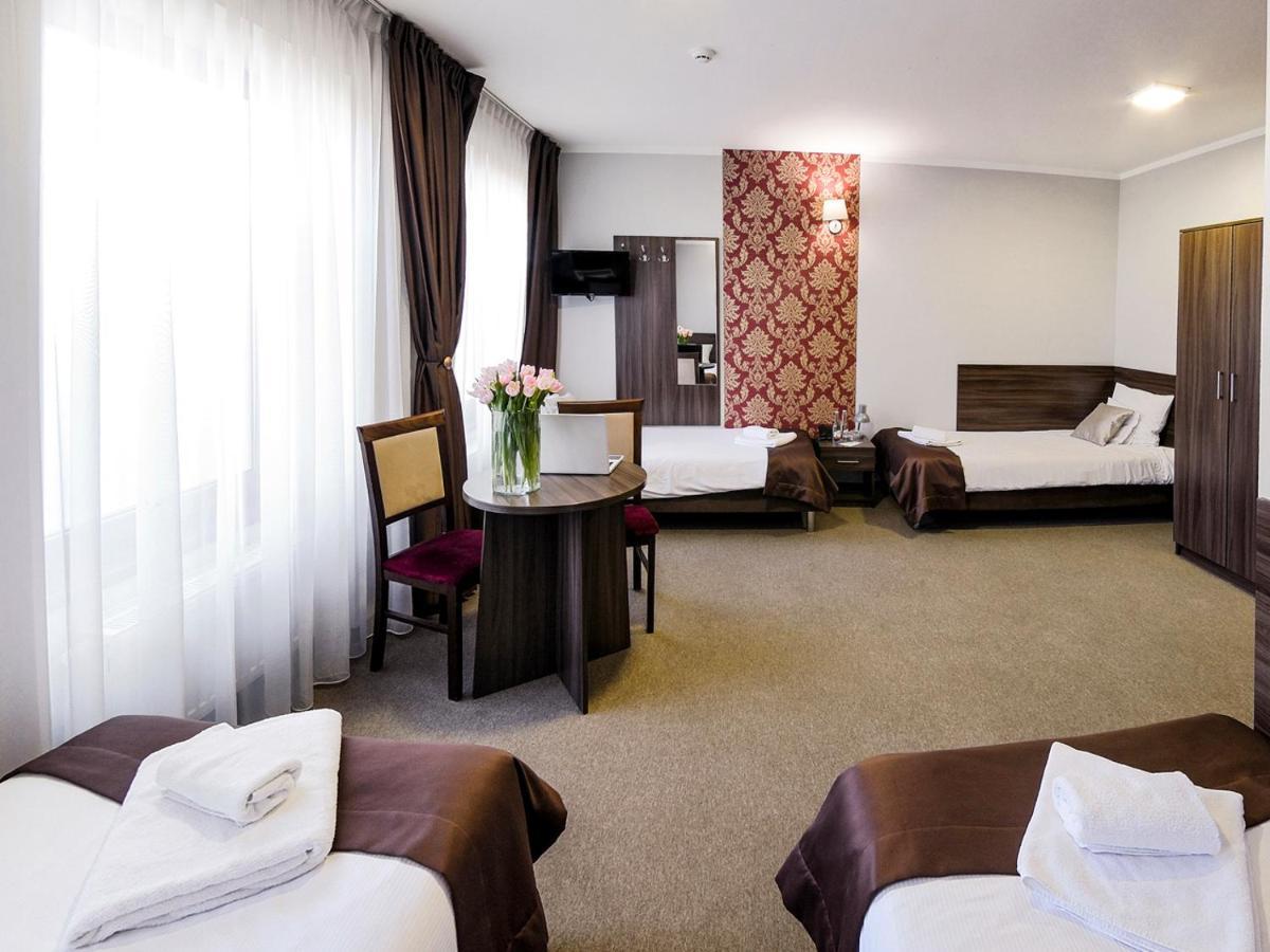 Hotel Dabrowski Oswiecim Exterior photo