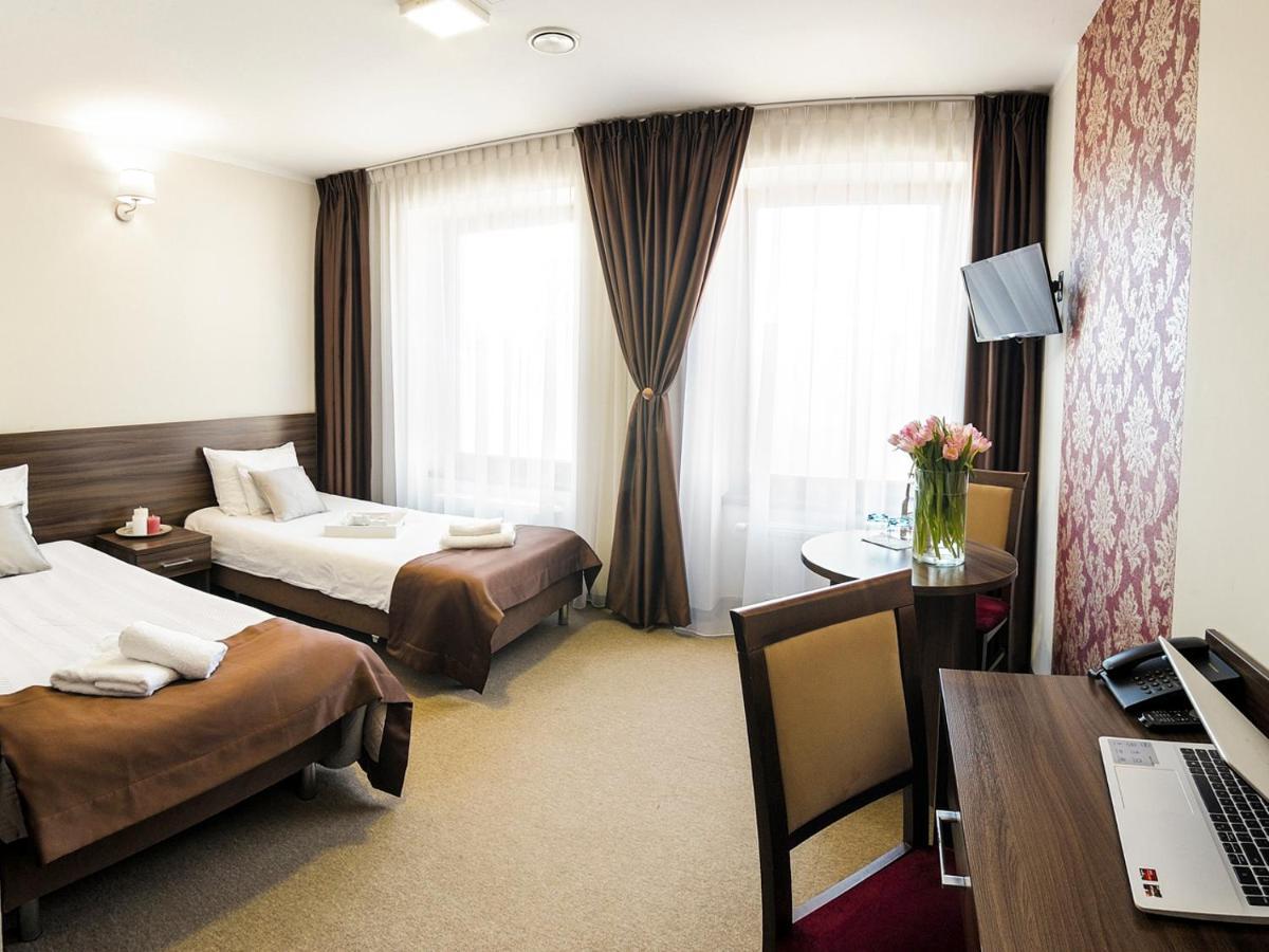 Hotel Dabrowski Oswiecim Exterior photo