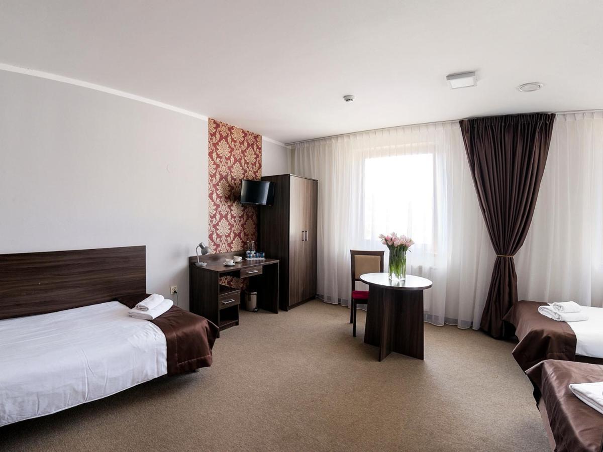 Hotel Dabrowski Oswiecim Exterior photo